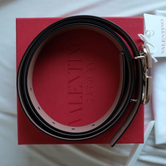 Valentino Leather Belt Beige VLogo Neutrals Size 110 Brand New with Box & Tags